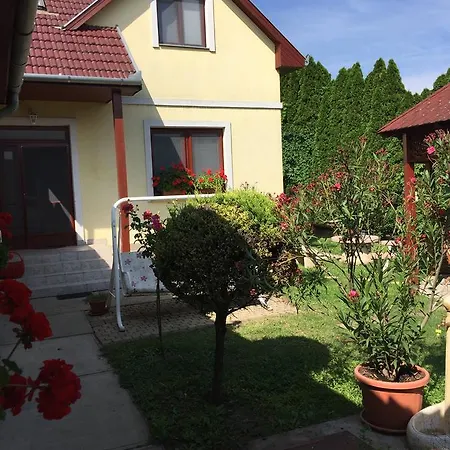 Apartament Dóra *