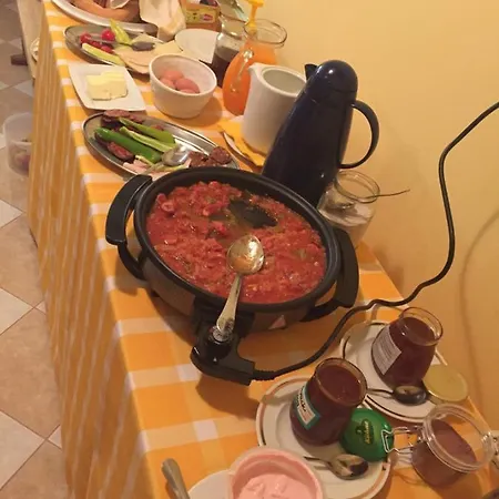 Dóra *