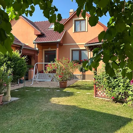 Dora Apartament *