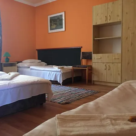 Dóra *
